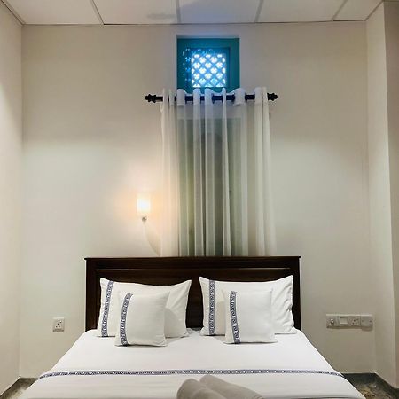 Ceylon Kingsmen Garden Hotel - Katunayake Negombo Exterior photo
