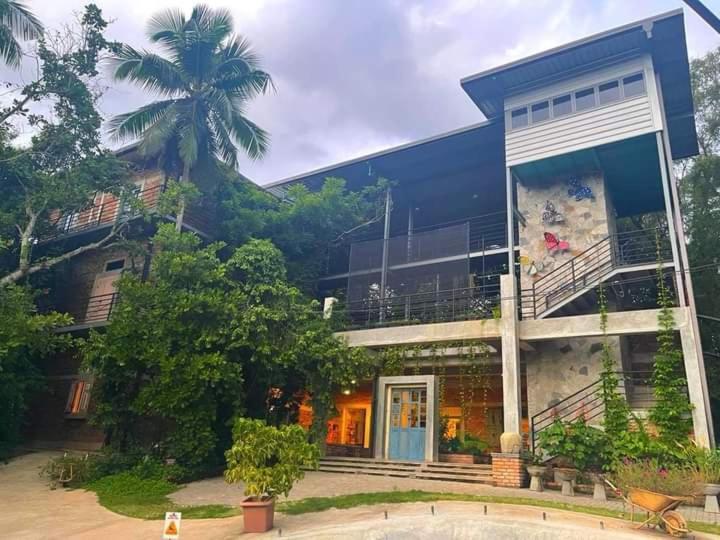 Ceylon Kingsmen Garden Hotel - Katunayake Negombo Exterior photo