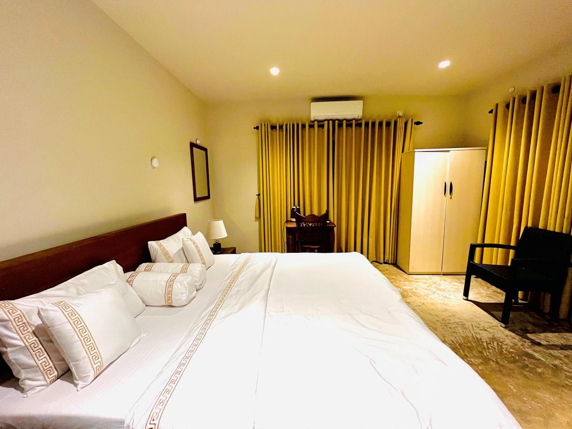 Ceylon Kingsmen Garden Hotel - Katunayake Negombo Exterior photo