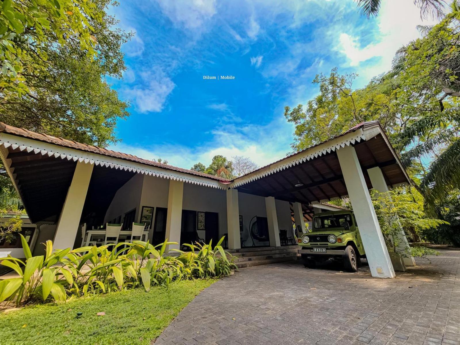 Ceylon Kingsmen Garden Hotel - Katunayake Negombo Exterior photo